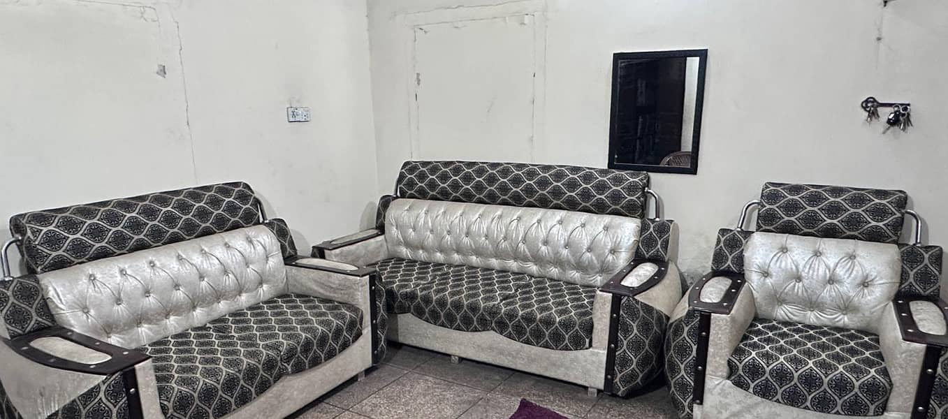 USED SOFA SET 0