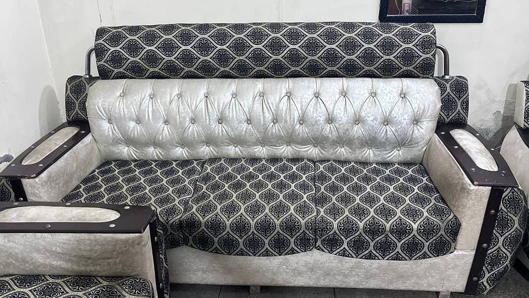 USED SOFA SET 2