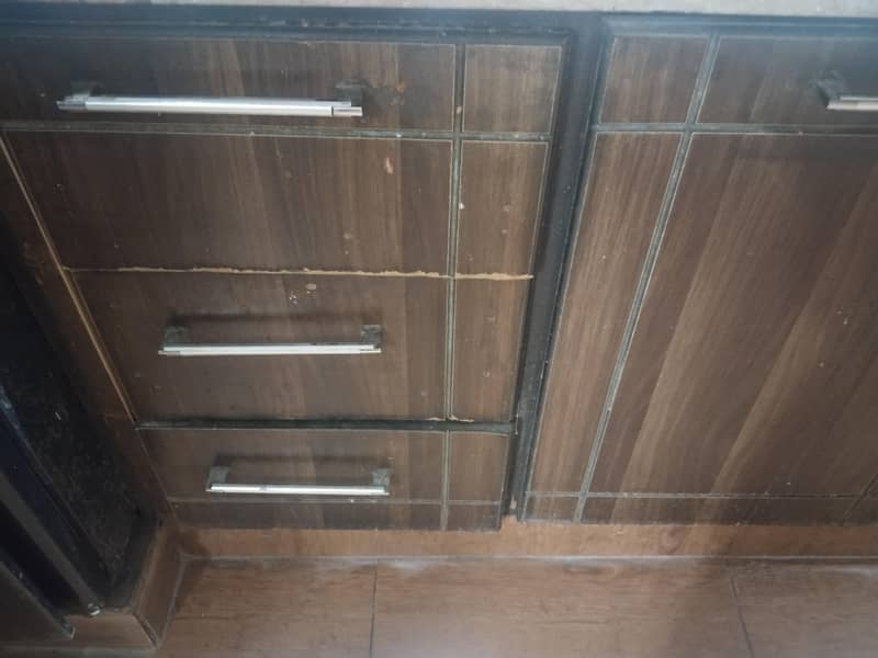 kitchen cabinets good condition 3