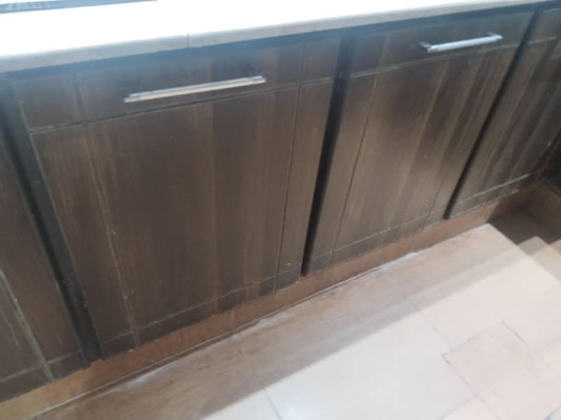 kitchen cabinets good condition 4