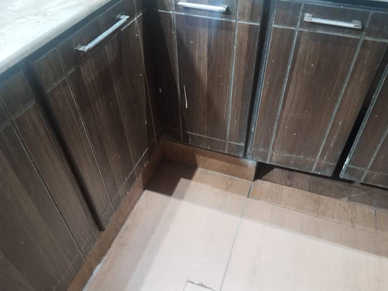 kitchen cabinets good condition 5