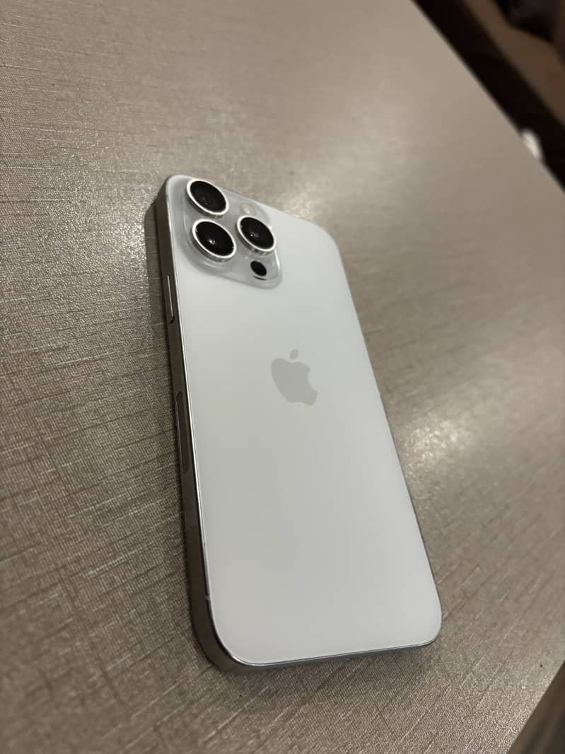 Iphone 15pro max 3