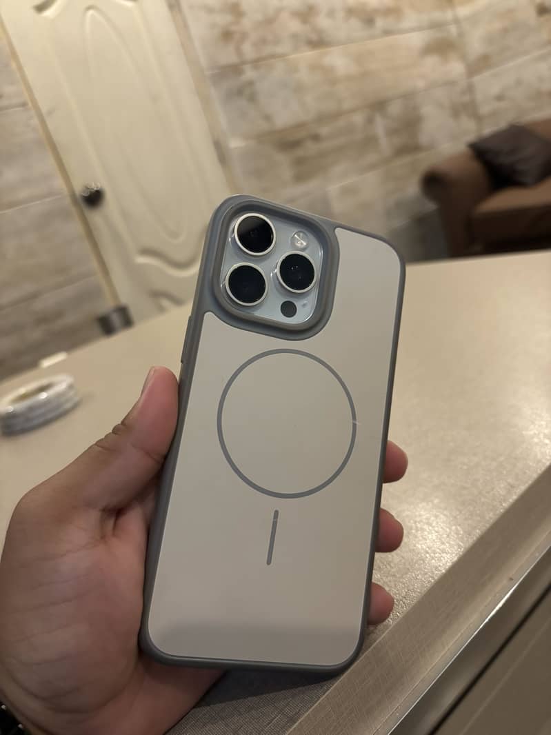 Iphone 15pro max 5