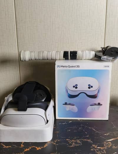 Meta Quest 3s plus Additional Headstrap, VR Cricket bat