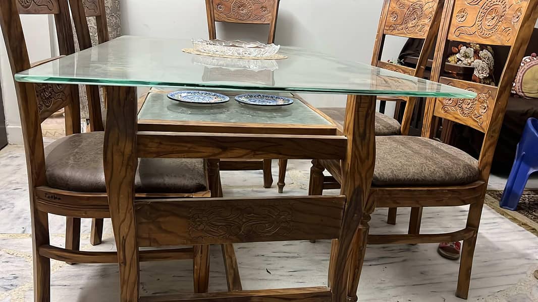 Dining Table 0