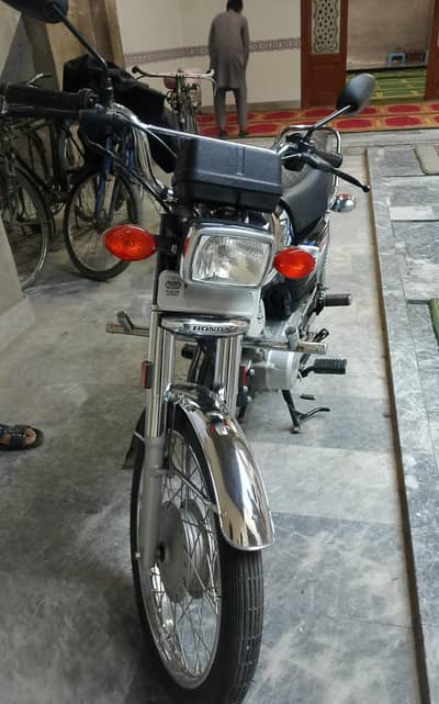 A Honda 125 model 2025