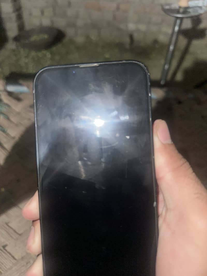 iPhone 13 3