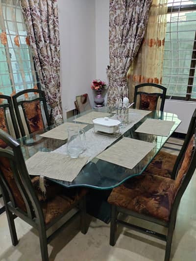 dinning table with six chairs
