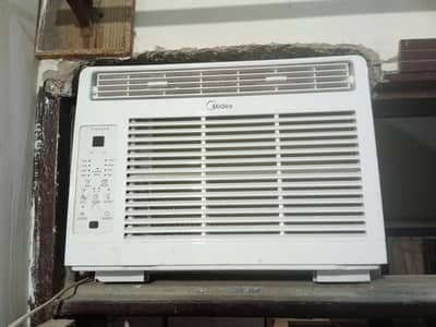 window ac 1.2 Amper per chalta touch and remote se operat hota he .