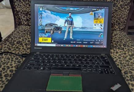 core i 5 5th generation 8gb ram DDR 4 256gb SSD