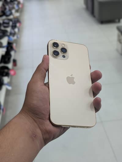 Iphone 12pro max 256gb 98helth display and batry msg but original