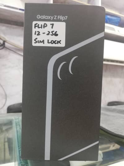 Samsung  galaxy Z   FLIP 7  Sim lock 256gb Boxpack