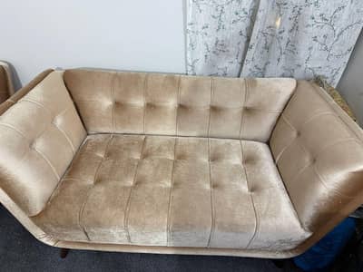 7-seater sofa set in 10/10 condition.