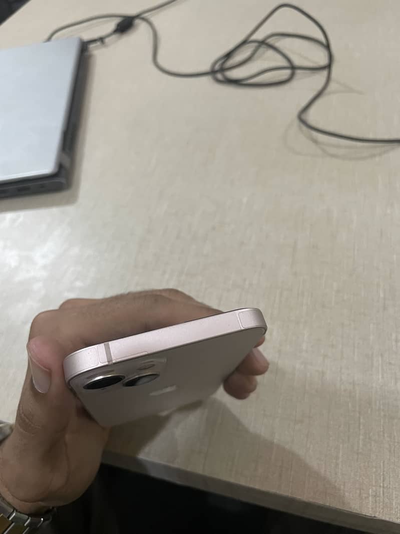 Iphone 13 ( with box ) 4