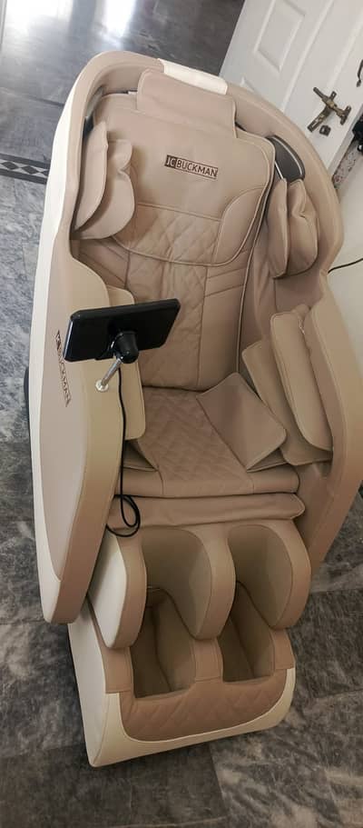 JC Buckman RefreshUS Massage Chair