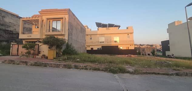 5marla plot for sale