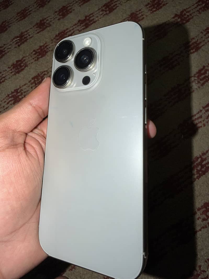 Iphone 16 pro 0