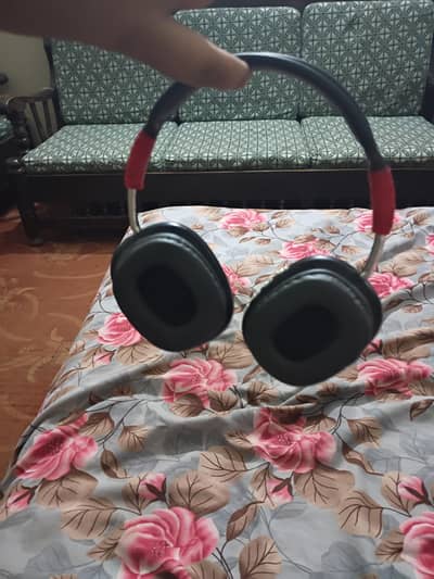 p9 headphone
