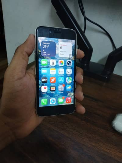 Apple Iphone SE 2022 128 Gb PTA Approved