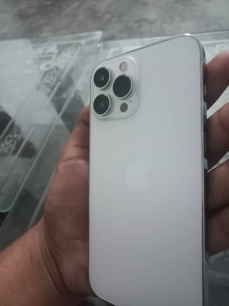 iPhone 13 pro max 4