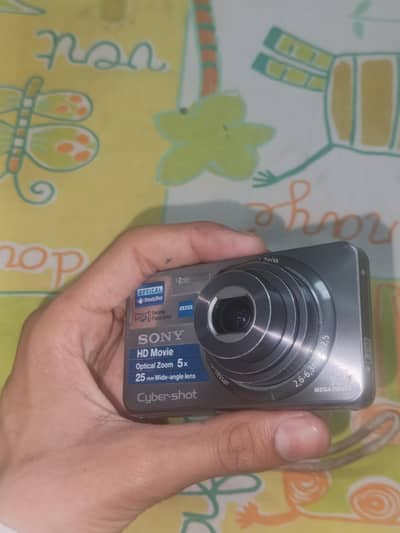 sony cyber shot camera video+images 10/10 condition. full set.
