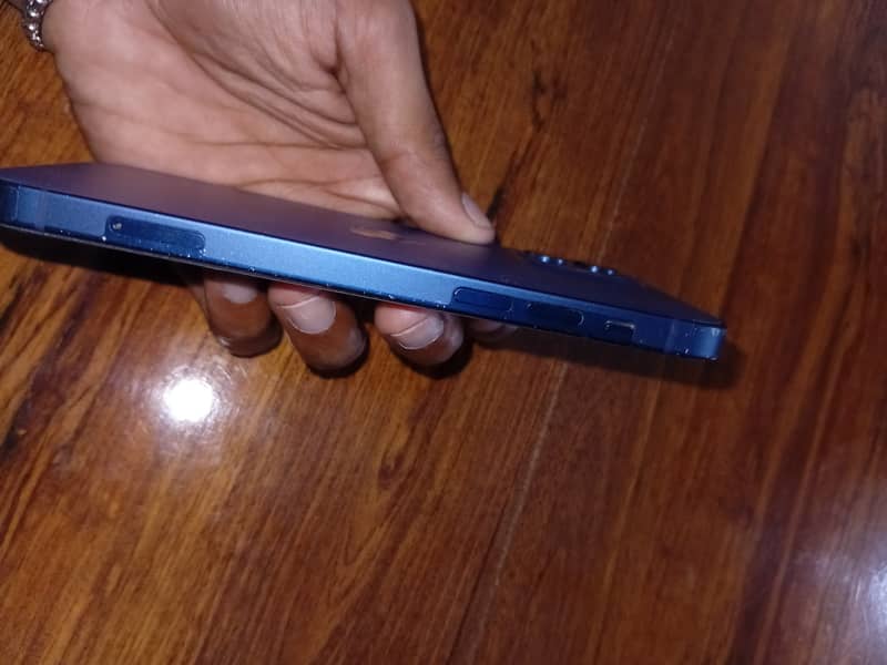iPhone 12 1