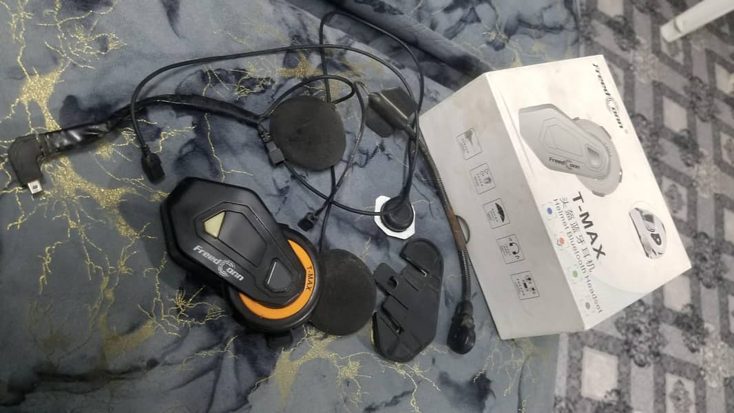 Bluetooth Headset & Intercom 4