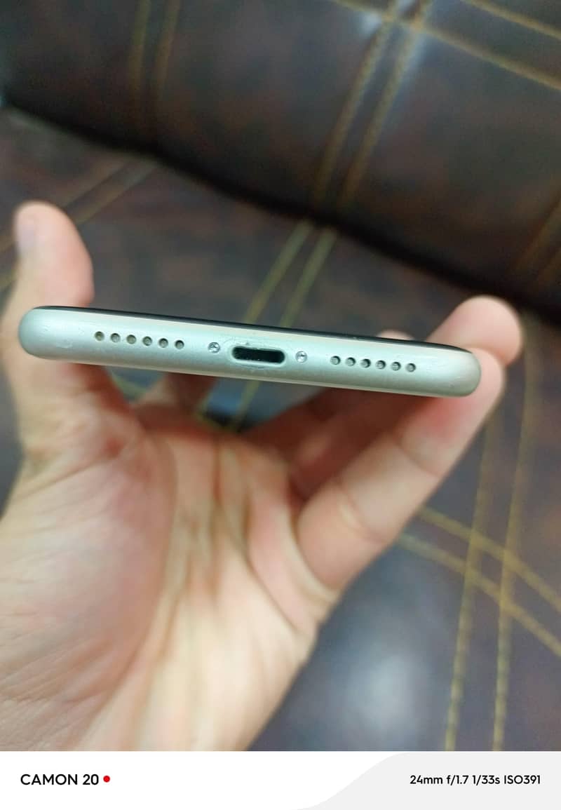 iPhone 11 0
