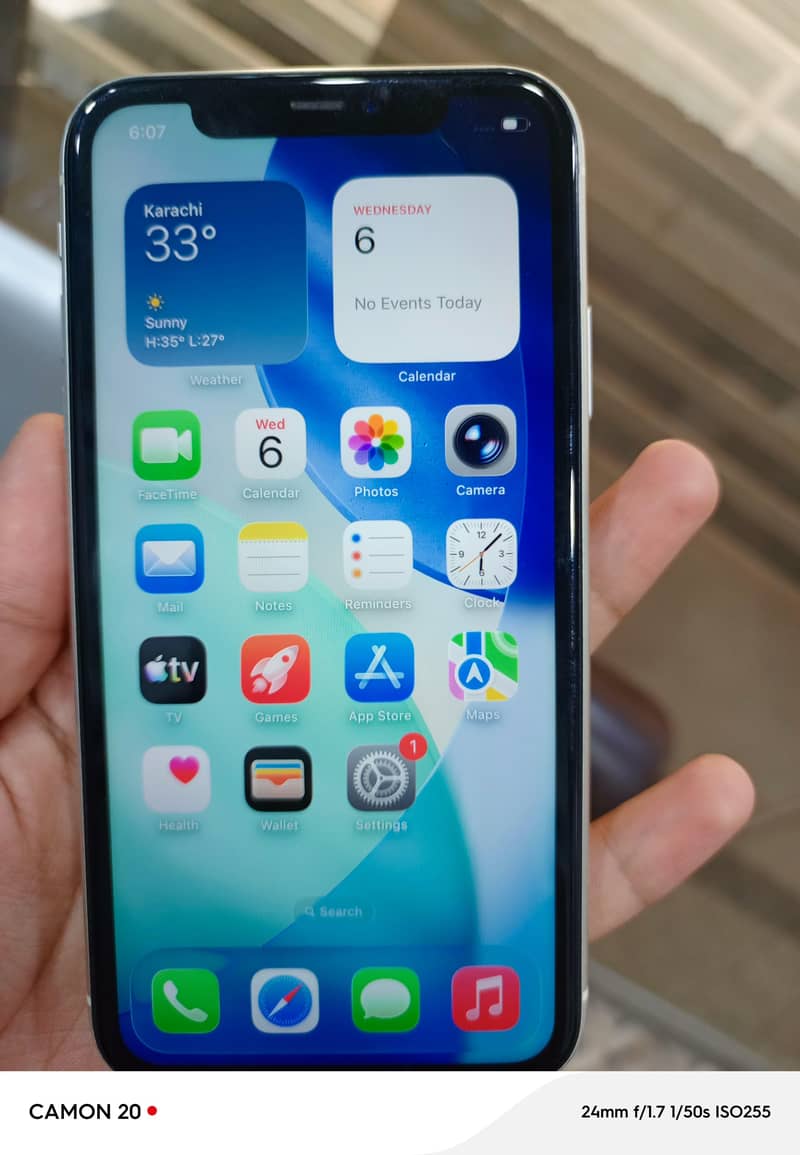 iPhone 11 3