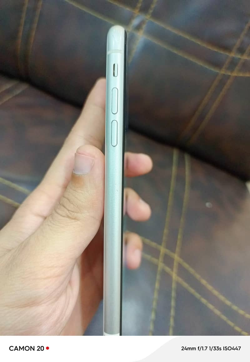 iPhone 11 5