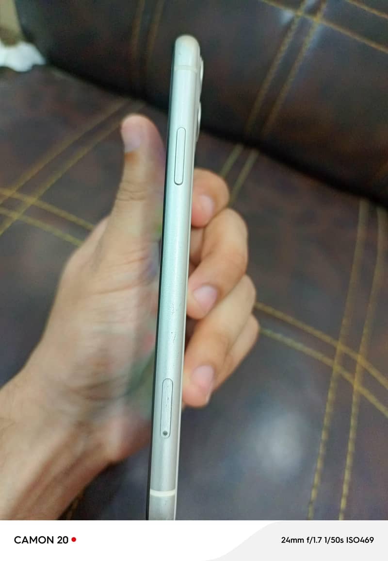 iPhone 11 8