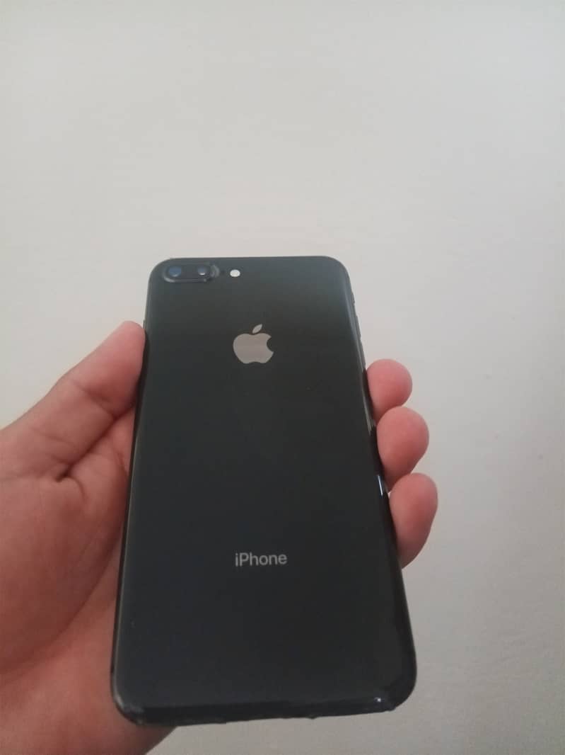 Apple iPhone 8 Plus 0