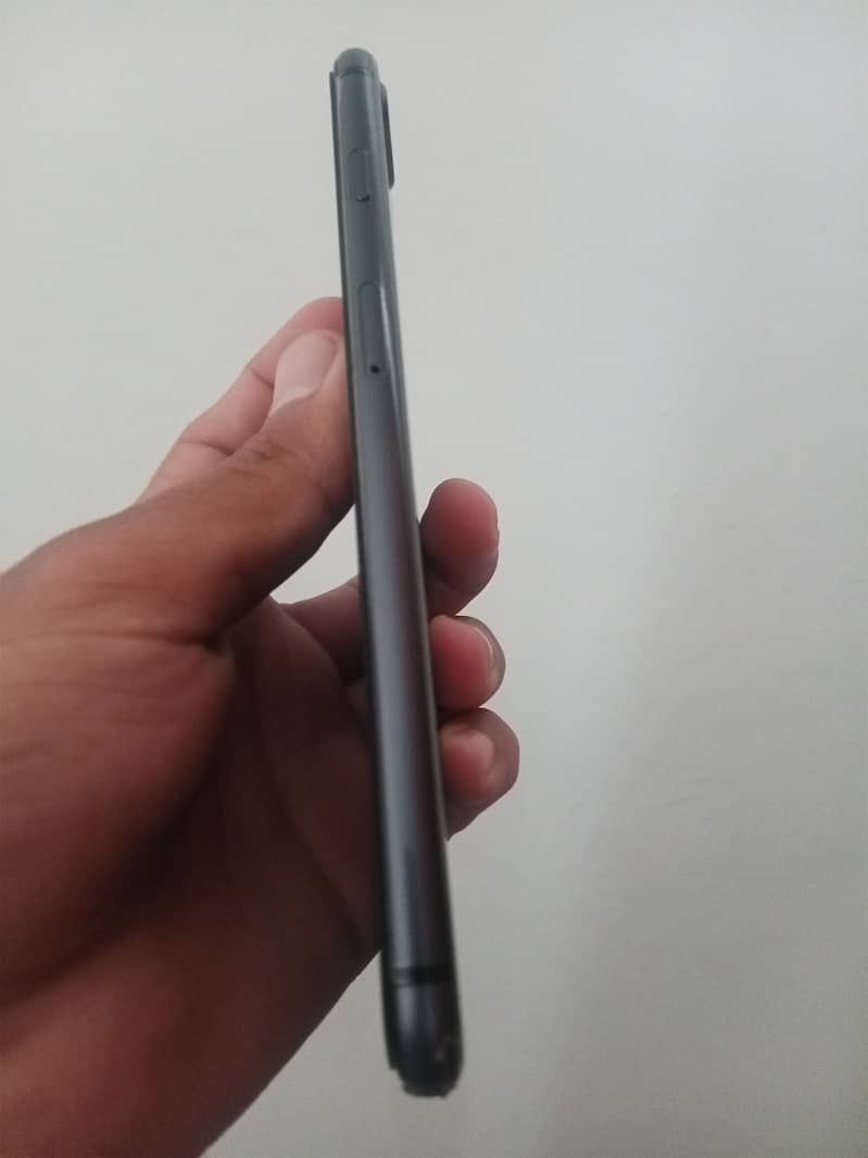 Apple iPhone 8 Plus 3