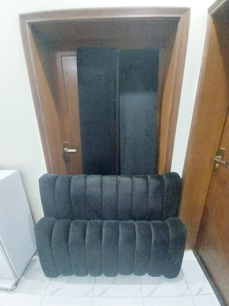 single bed without mattress 0
