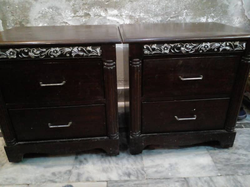 Dressing Table And 2 Bed Sides 0