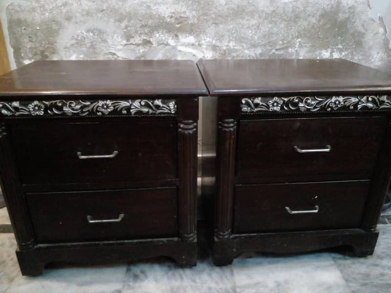 Dressing Table And 2 Bed Sides 2
