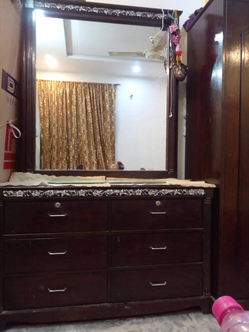 Dressing Table And 2 Bed Sides 4