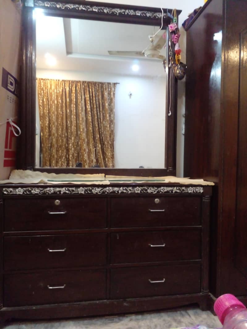 Dressing Table And 2 Bed Sides 5