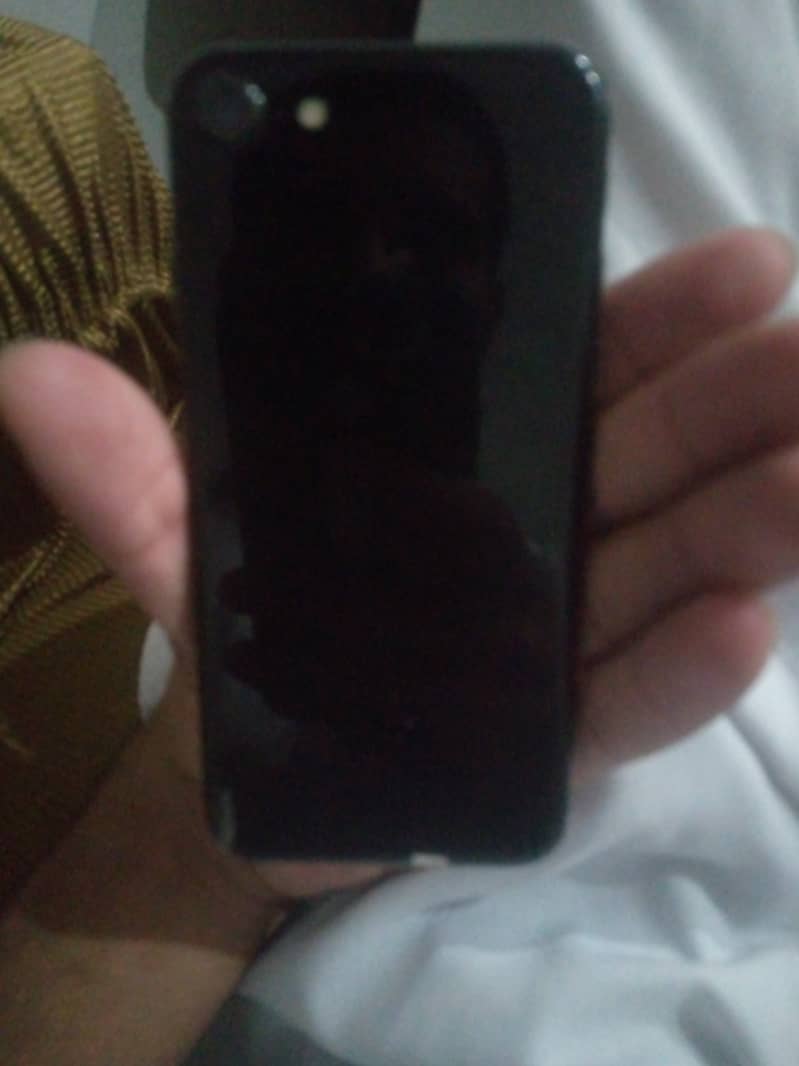 Apple iPhone 7 0