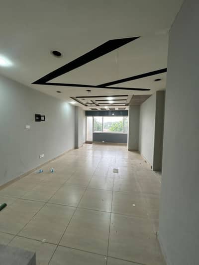430 Square Feet Unfurnished Office Is Available On Rent Located In Gulberg Green Main Expressway Located Building
