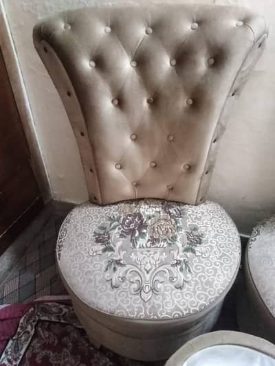 coffee table and chairs for sale