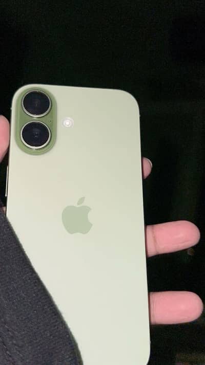 iPhone 17 (Base Model) – 10/10 Condition PTA APPROVED