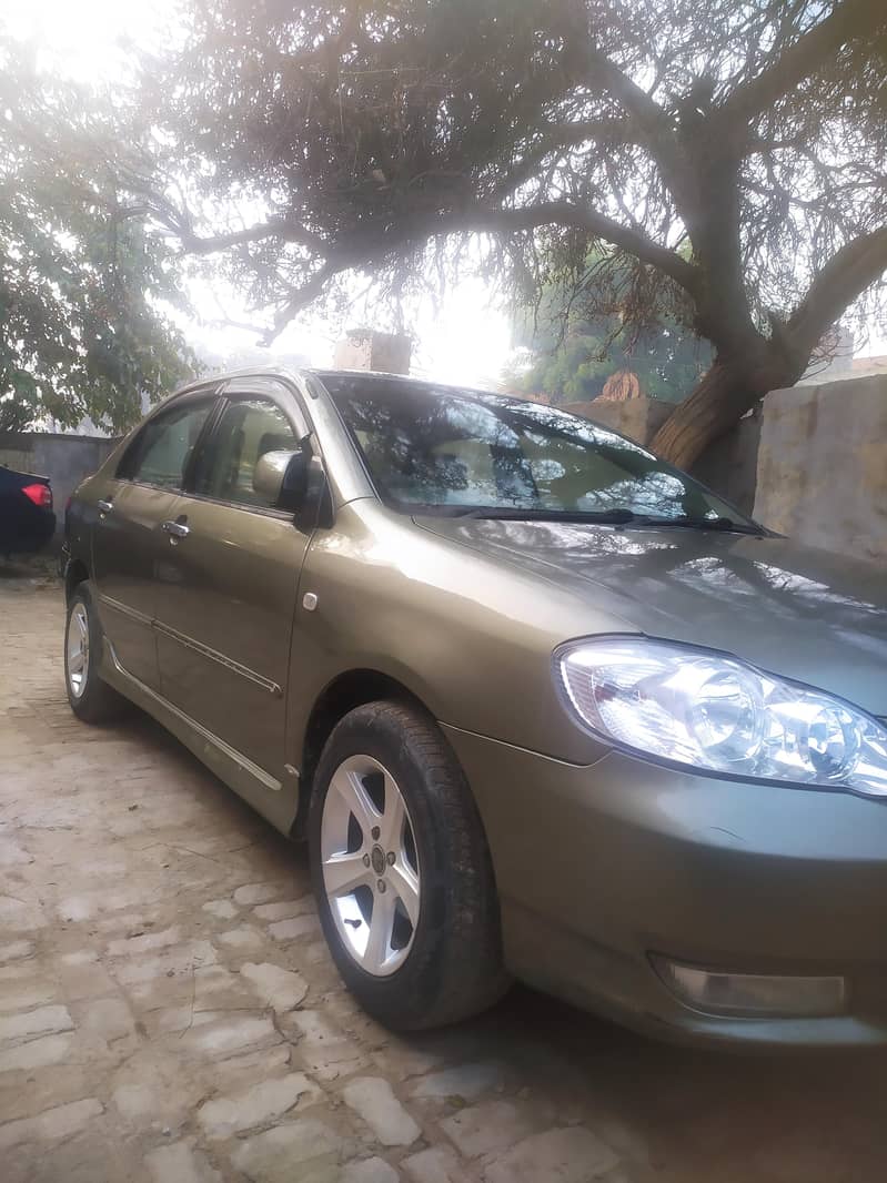 Toyota Corolla S. E Saloon (Automatic) 3