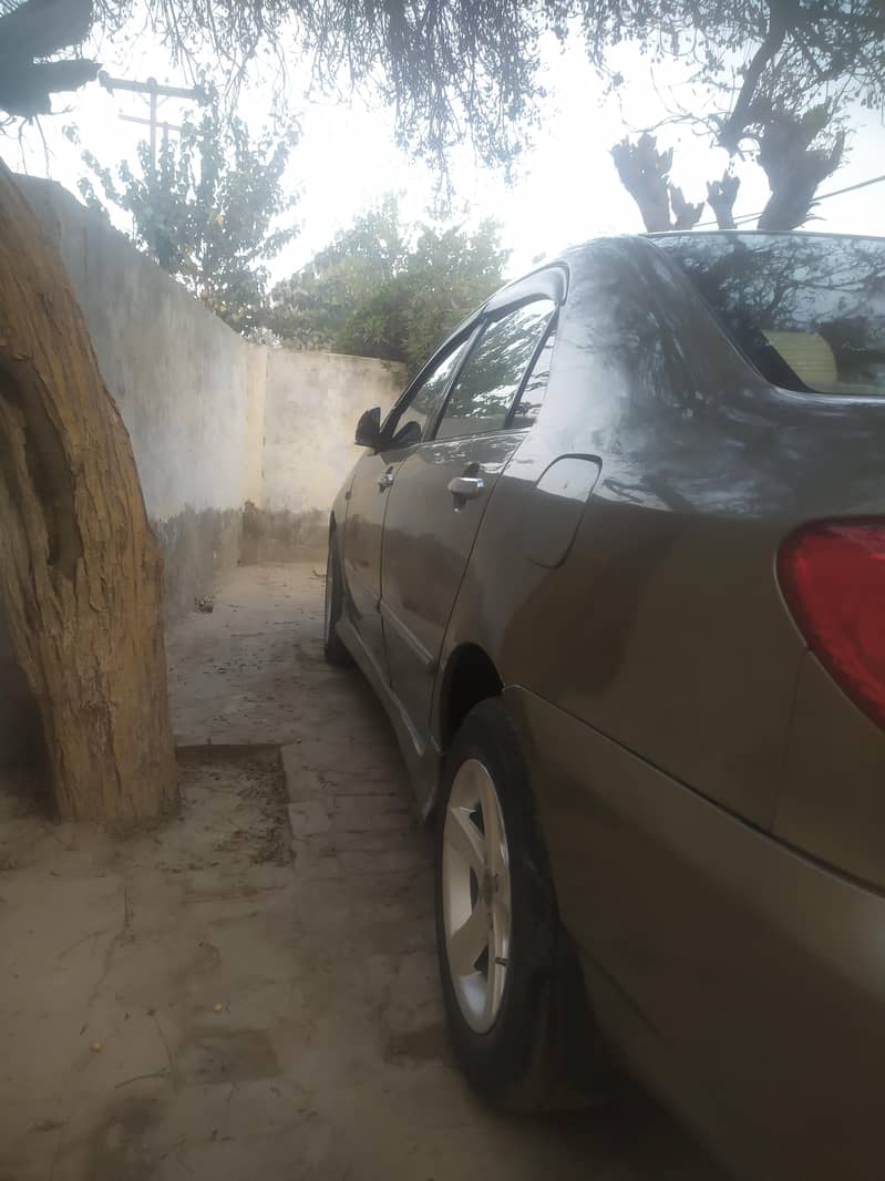 Toyota Corolla S. E Saloon (Automatic) 6