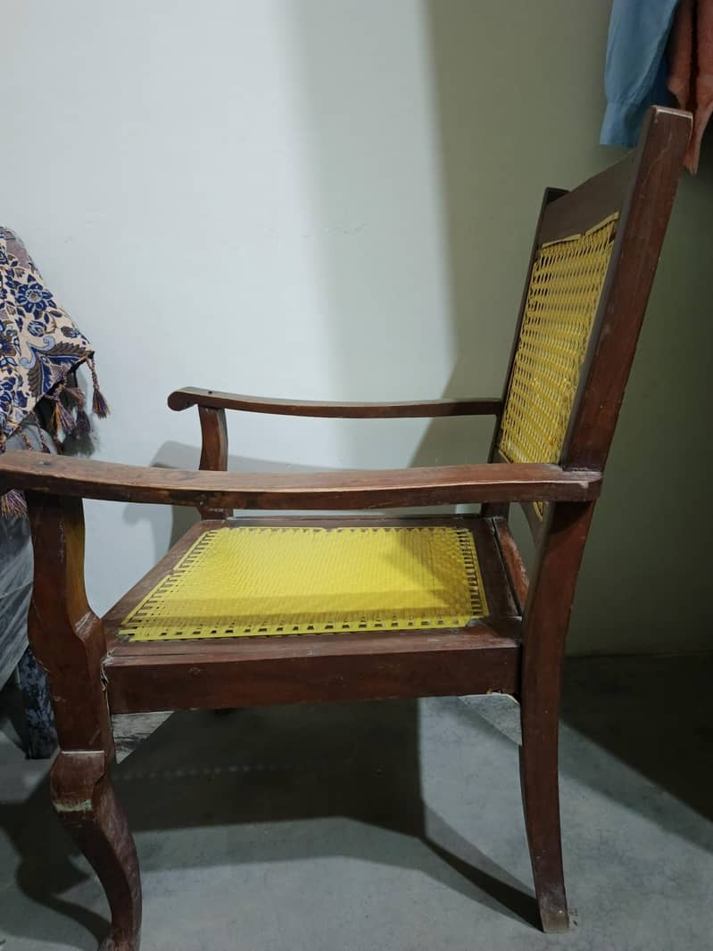 4 chairs 1