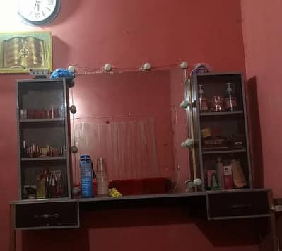 condition 10 to 10 parlour mirror