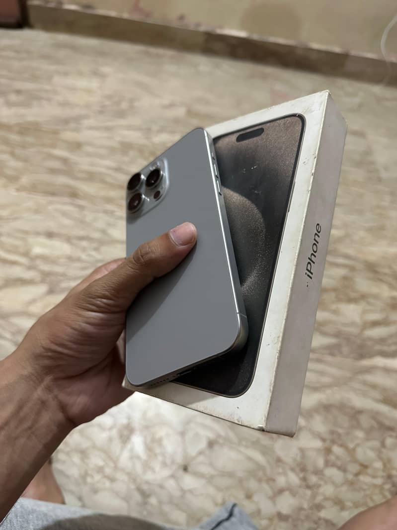 iPhone 15 pro max 2