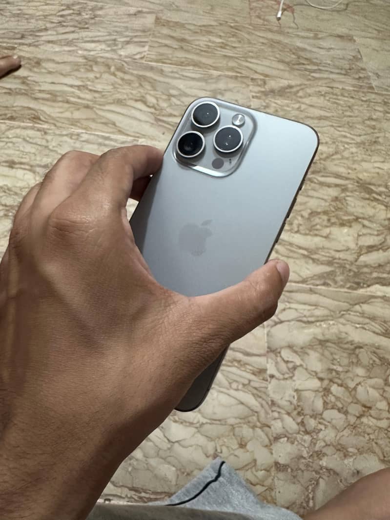 iPhone 15 pro max 6