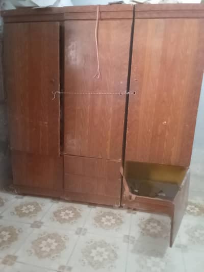 Selling 3 Doors Almari