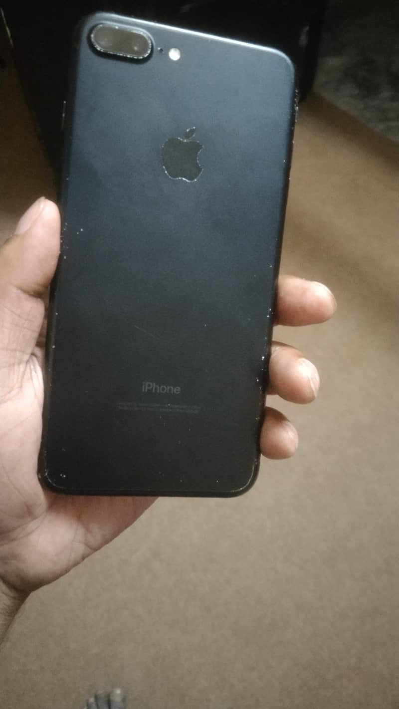 IPhone 7 Plus Good condition 3